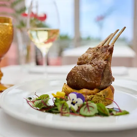 Inn & Art Madeira 3*