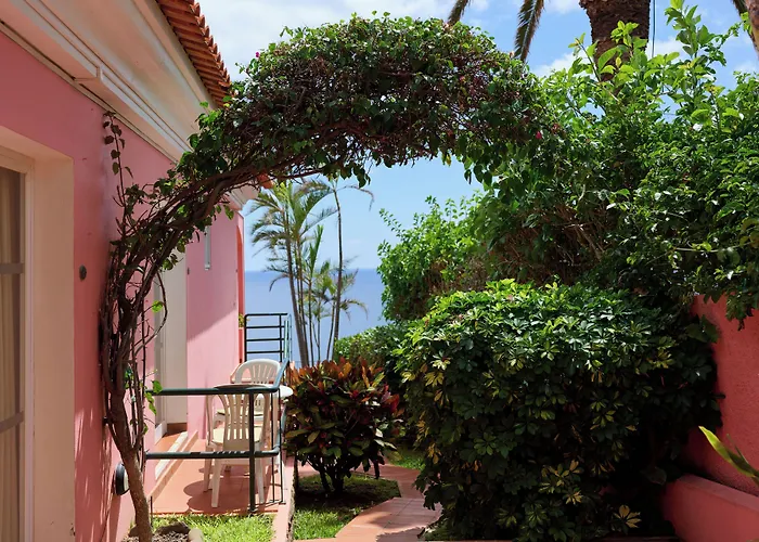 & Art Madeira Kro Caniço