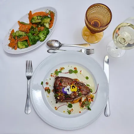 & Art Madeira Canico (Madeira)