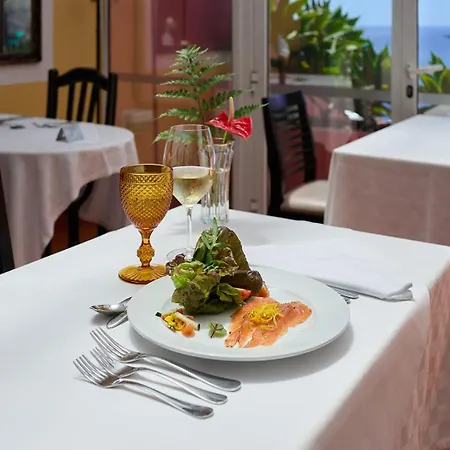 & Art Madeira 3* Caniço