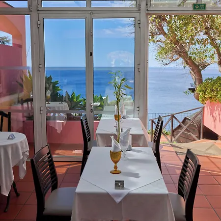 & Art Madeira Caniço