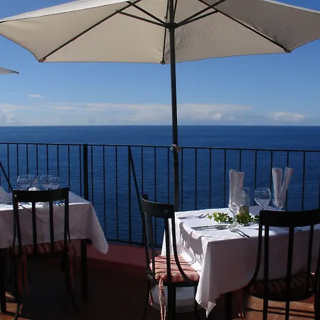 & Art Madeira Inn Caniço