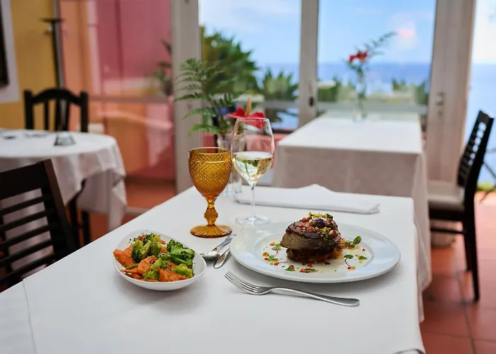 & Art Madeira 3* Caniço