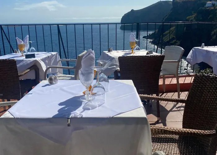 & Art Madeira 宾馆